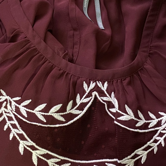 By Anthropologie Long-Sleeve Appliqué Blouse TOP XS new wine - Picture 5 of 5